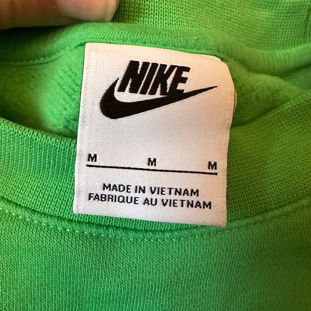 Nike Men's Green Crewneck Sweatshirt - Picture 5 of 5